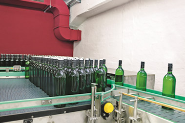 Die nördlichste Weinkellerei Deutschlands mit neuer Abfüllanlage von BMS