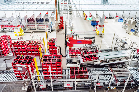 BMS Säulenpalettierer UNIPAL 108 bei Rothaus 